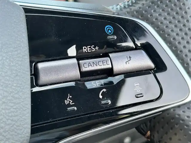 日産 アリア B6 大阪府 2023(令5)年 1.7万km パールⅡ 純正12.3インチコネクトナビ/　（AppleCarPlay/AndroidAuto/フルセグTV/USB/Bluetooth）/パノラミックガラスルーフ　/プロパイロット2.0/ハーフレザーシート/　（D席パワーシート/全席シートヒーター）　/ステアリングヒーター　/前後ドライブレコーダー　/全方位モニター　/パワーバックドア/レーダークルーズコントロール/ブラインドスポットミラー/ヘッドアップディスプレイ/デジタルインナーミラー/ＥＴＣ2.0　/ハーフレザーシート　/純正19インチアルミホイール/純正フロアマット/ワイヤレス充電/LEDヘッドライト/充電ケーブルなし