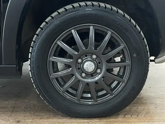 スズキ ハスラー G 道央・札幌 2018(平30)年 2.8万km ブルーイッシュブラックパール3 4WD/寒冷地仕様/社外ディスプレイオーディオ/CD/DVD/Bluetooth/USB/バックカメラ/衝突軽減ブレーキ/レーンキープアシスト/横滑り防止/アイドリングストップ/ドライブレコーダー/ETC/スマートキー×2/社外エンジンスターター/シートヒーター（D/N）/ミラーヒーター/純正スチールホイール付きサマータイヤセット積込み/　165/60/15　2018年製　4mm/保証書/取扱説明書