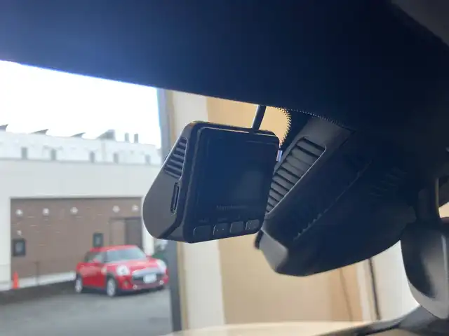 メルセデス・ベンツ Ｍ・ベンツ ＧＬＢ２００ｄ 4マチック 熊本県 2022(令4)年 4.9万km ポーラホワイト ・スマートキー/・プッシュスタート/・アクティブステアリングアシスト/・DSR/・道路標識アシスト/・アクティブレーンキーピングアシスト/・アクティブブレーキアシスト/・アテンションアシスト/・ブラインドスポットモニター/・クルーズコントロール(追従式)/・ハーフレザーシート/・前席パワーシート/・前席シートヒーター/・純正メモリナビ/　【Bluetooth・USB・AppleCarPlay・AndroidAuto】/・全方位カメラ/・ETC2.0/・ドライブレコーダー(前方録画)/・ワイヤレス充電/・パワーバックドア/・LEDヘッドランプ/・純正マット