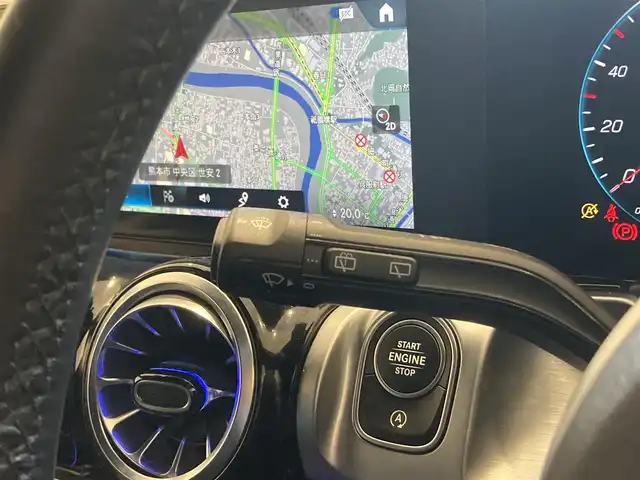 メルセデス・ベンツ Ｍ・ベンツ ＧＬＢ２００ｄ 4マチック 熊本県 2022(令4)年 4.9万km ポーラホワイト ・スマートキー/・プッシュスタート/・アクティブステアリングアシスト/・DSR/・道路標識アシスト/・アクティブレーンキーピングアシスト/・アクティブブレーキアシスト/・アテンションアシスト/・ブラインドスポットモニター/・クルーズコントロール(追従式)/・ハーフレザーシート/・前席パワーシート/・前席シートヒーター/・純正メモリナビ/　【Bluetooth・USB・AppleCarPlay・AndroidAuto】/・全方位カメラ/・ETC2.0/・ドライブレコーダー(前方録画)/・ワイヤレス充電/・パワーバックドア/・LEDヘッドランプ/・純正マット