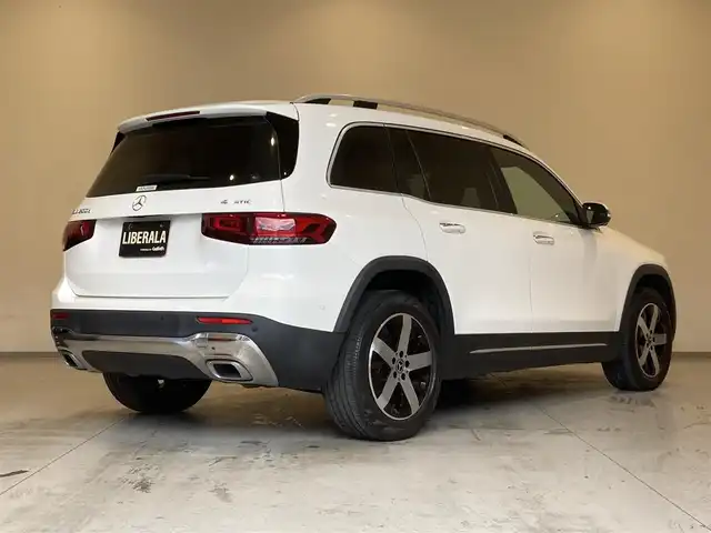 メルセデス・ベンツ Ｍ・ベンツ ＧＬＢ２００ｄ 4マチック 熊本県 2022(令4)年 4.9万km ポーラホワイト ・スマートキー/・プッシュスタート/・アクティブステアリングアシスト/・DSR/・道路標識アシスト/・アクティブレーンキーピングアシスト/・アクティブブレーキアシスト/・アテンションアシスト/・ブラインドスポットモニター/・クルーズコントロール(追従式)/・ハーフレザーシート/・前席パワーシート/・前席シートヒーター/・純正メモリナビ/　【Bluetooth・USB・AppleCarPlay・AndroidAuto】/・全方位カメラ/・ETC2.0/・ドライブレコーダー(前方録画)/・ワイヤレス充電/・パワーバックドア/・LEDヘッドランプ/・純正マット