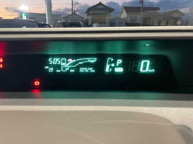 トヨタ アクア 静岡県 2012(平24)年 3.1万km ライムホワイトパールクリスタルシャイン スマートエントリーパッケージ/純正ナビ/　（Bluetooth/DVD/CD）/フルセグTV/バックカメラ/プッシュスタート/スマートキー/ETC/純正フロアマット/ステアリングスイッチ/横滑り防止装置/取扱説明書/保証書