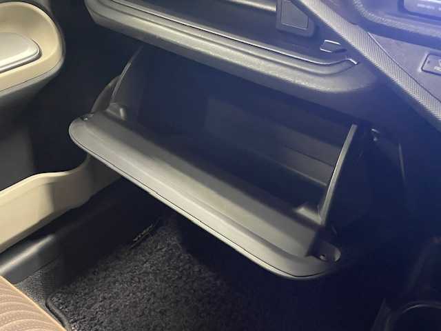 トヨタ アクア 静岡県 2012(平24)年 3.1万km ライムホワイトパールクリスタルシャイン スマートエントリーパッケージ/純正ナビ/　（Bluetooth/DVD/CD）/フルセグTV/バックカメラ/プッシュスタート/スマートキー/ETC/純正フロアマット/ステアリングスイッチ/横滑り防止装置/取扱説明書/保証書