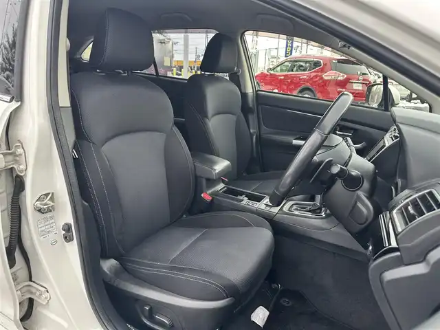 スバル レヴォーグ 1．6GT アイサイト 道北・旭川 2017(平29)年 8.6万km クリスタルホワイトP (株)IDOMが運営する【じしゃロン旭川店】の自社ローン専用車両になります。こちらは現金またはオートローンご利用時の価格です。自社ローンご希望の方は別途その旨お申付け下さい/　/・純正ナビ(CD/DVD/BT/SD/フルセグ)/・バックカメラ/・ETC/・アイサイト/・クルーズコントロール/・ステアリングリモコン/・両席パワーシート/・両席シートヒーター/・電動格納ウィンカーミラー/・プッシュスタート/・スマートキー1個/・フォグランプ/・現車装着スタッドレスタイヤ 純正AW215/50R17/・取扱説明書