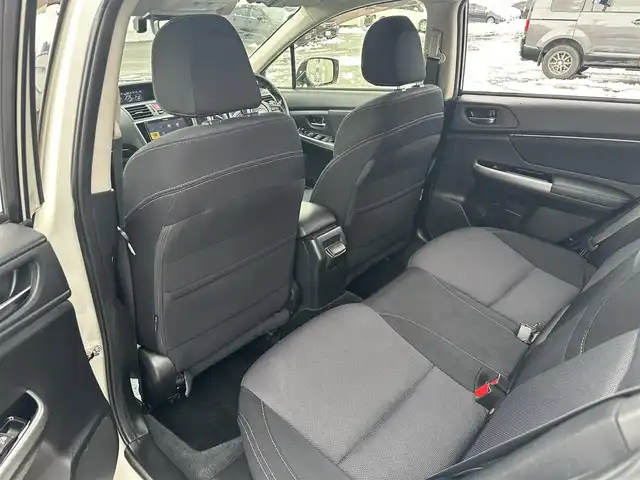 スバル レヴォーグ 1．6GT アイサイト 道北・旭川 2017(平29)年 8.6万km クリスタルホワイトP (株)IDOMが運営する【じしゃロン旭川店】の自社ローン専用車両になります。こちらは現金またはオートローンご利用時の価格です。自社ローンご希望の方は別途その旨お申付け下さい/　/・純正ナビ(CD/DVD/BT/SD/フルセグ)/・バックカメラ/・ETC/・アイサイト/・クルーズコントロール/・ステアリングリモコン/・両席パワーシート/・両席シートヒーター/・電動格納ウィンカーミラー/・プッシュスタート/・スマートキー1個/・フォグランプ/・現車装着スタッドレスタイヤ 純正AW215/50R17/・取扱説明書