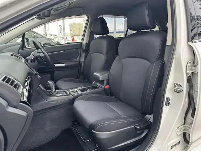 スバル レヴォーグ 1．6GT アイサイト 道北・旭川 2017(平29)年 8.6万km クリスタルホワイトP (株)IDOMが運営する【じしゃロン旭川店】の自社ローン専用車両になります。こちらは現金またはオートローンご利用時の価格です。自社ローンご希望の方は別途その旨お申付け下さい/　/・純正ナビ(CD/DVD/BT/SD/フルセグ)/・バックカメラ/・ETC/・アイサイト/・クルーズコントロール/・ステアリングリモコン/・両席パワーシート/・両席シートヒーター/・電動格納ウィンカーミラー/・プッシュスタート/・スマートキー1個/・フォグランプ/・現車装着スタッドレスタイヤ 純正AW215/50R17/・取扱説明書