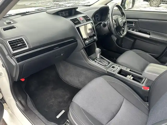 スバル レヴォーグ 1．6GT アイサイト 道北・旭川 2017(平29)年 8.6万km クリスタルホワイトP (株)IDOMが運営する【じしゃロン旭川店】の自社ローン専用車両になります。こちらは現金またはオートローンご利用時の価格です。自社ローンご希望の方は別途その旨お申付け下さい/　/・純正ナビ(CD/DVD/BT/SD/フルセグ)/・バックカメラ/・ETC/・アイサイト/・クルーズコントロール/・ステアリングリモコン/・両席パワーシート/・両席シートヒーター/・電動格納ウィンカーミラー/・プッシュスタート/・スマートキー1個/・フォグランプ/・現車装着スタッドレスタイヤ 純正AW215/50R17/・取扱説明書