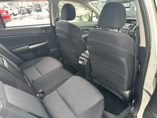 スバル レヴォーグ 1．6GT アイサイト 道北・旭川 2017(平29)年 8.6万km クリスタルホワイトP (株)IDOMが運営する【じしゃロン旭川店】の自社ローン専用車両になります。こちらは現金またはオートローンご利用時の価格です。自社ローンご希望の方は別途その旨お申付け下さい/　/・純正ナビ(CD/DVD/BT/SD/フルセグ)/・バックカメラ/・ETC/・アイサイト/・クルーズコントロール/・ステアリングリモコン/・両席パワーシート/・両席シートヒーター/・電動格納ウィンカーミラー/・プッシュスタート/・スマートキー1個/・フォグランプ/・現車装着スタッドレスタイヤ 純正AW215/50R17/・取扱説明書