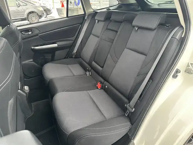 スバル レヴォーグ 1．6GT アイサイト 道北・旭川 2017(平29)年 8.6万km クリスタルホワイトP (株)IDOMが運営する【じしゃロン旭川店】の自社ローン専用車両になります。こちらは現金またはオートローンご利用時の価格です。自社ローンご希望の方は別途その旨お申付け下さい/　/・純正ナビ(CD/DVD/BT/SD/フルセグ)/・バックカメラ/・ETC/・アイサイト/・クルーズコントロール/・ステアリングリモコン/・両席パワーシート/・両席シートヒーター/・電動格納ウィンカーミラー/・プッシュスタート/・スマートキー1個/・フォグランプ/・現車装着スタッドレスタイヤ 純正AW215/50R17/・取扱説明書