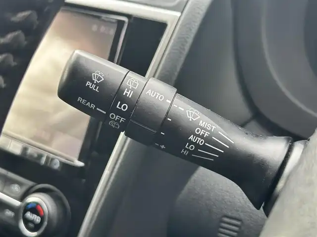 スバル レヴォーグ 1．6GT アイサイト 道北・旭川 2017(平29)年 8.6万km クリスタルホワイトP (株)IDOMが運営する【じしゃロン旭川店】の自社ローン専用車両になります。こちらは現金またはオートローンご利用時の価格です。自社ローンご希望の方は別途その旨お申付け下さい/　/・純正ナビ(CD/DVD/BT/SD/フルセグ)/・バックカメラ/・ETC/・アイサイト/・クルーズコントロール/・ステアリングリモコン/・両席パワーシート/・両席シートヒーター/・電動格納ウィンカーミラー/・プッシュスタート/・スマートキー1個/・フォグランプ/・現車装着スタッドレスタイヤ 純正AW215/50R17/・取扱説明書