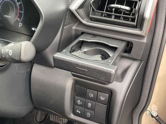 トヨタ ライズ Z 福岡県 2020(令2)年 2.8万km ナチュラルベージュマイカM 純正9インチディスプレイオーディオ/　（AM/FM/BT/HDMI）/全方位モニター/ブラインドスポットモニター/シートヒーター（D席＋N席）/ドライブレコーダー（前後）/レーンキープアシスト/盗難防止装置/横滑り防止装置/衝突被害軽減システム/オートライト/オートマチックハイビーム/LEDライト/フォグランプ/ドアバイザー/ISOFIX/ステアリングスイッチ/電格ミラー