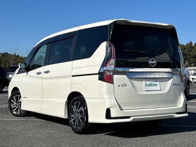 日産 セレナ e－パワー ハイウェイスター V 千葉県 2022(令4)年 3.6万km ブリリアントホワイトパール 10型ナビ　フリップダウンモニター　全方位カメラ　プロパイロット　セーフティパック　ブルーレイ　スマートルームミラー　両側電動スライドドア　ハンズフリーオートスライド　ETC　ドラレコ　オートLED