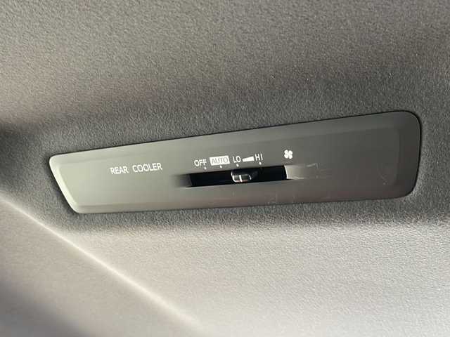 トヨタ ヴォクシー ZS 長野県 2020(令2)年 5.6万km ブラック ４ＷＤ/トヨタセーフティセンス/純正9型ナビフルセグTV/バックカメラ/ETC/パワースライドドア/純正16インチアルミ/前後コーナーセンサー/クルーズコントロール/プッシュスタート/保証書・取説/スペアキー