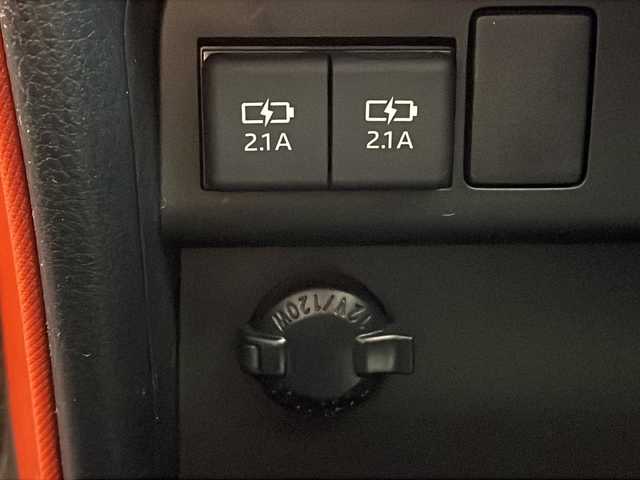 トヨタ ヴォクシー ZS 長野県 2020(令2)年 5.6万km ブラック ４ＷＤ/トヨタセーフティセンス/純正9型ナビフルセグTV/バックカメラ/ETC/パワースライドドア/純正16インチアルミ/前後コーナーセンサー/クルーズコントロール/プッシュスタート/保証書・取説/スペアキー