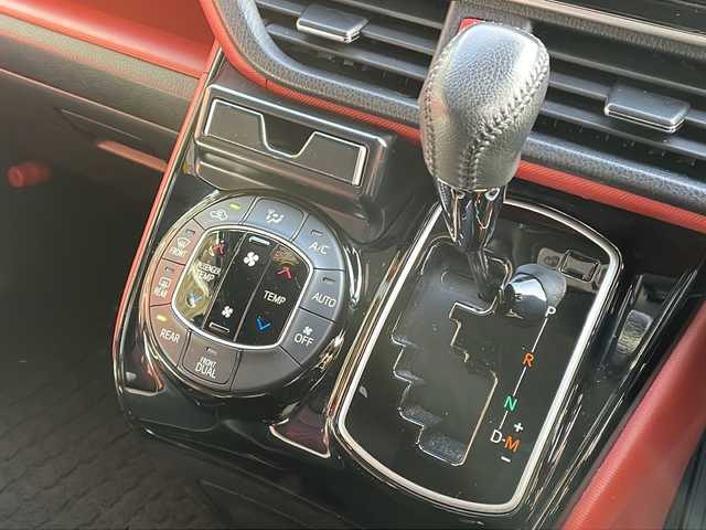 トヨタ ヴォクシー ZS 長野県 2020(令2)年 5.6万km ブラック ４ＷＤ/トヨタセーフティセンス/純正9型ナビフルセグTV/バックカメラ/ETC/パワースライドドア/純正16インチアルミ/前後コーナーセンサー/クルーズコントロール/プッシュスタート/保証書・取説/スペアキー