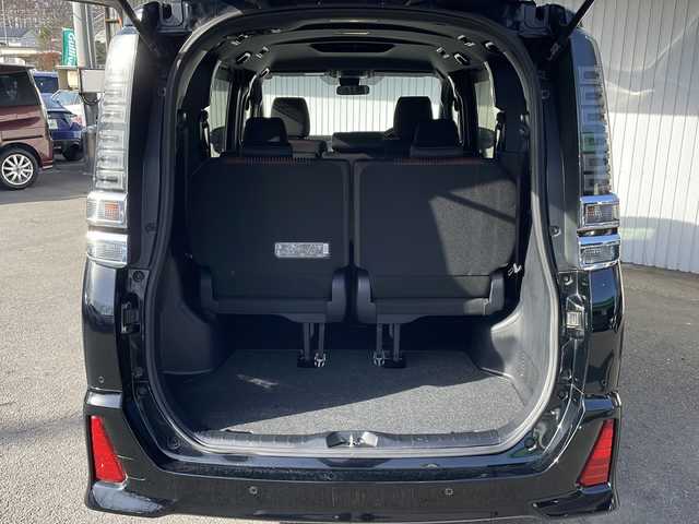 トヨタ ヴォクシー ZS 長野県 2020(令2)年 5.6万km ブラック ４ＷＤ/トヨタセーフティセンス/純正9型ナビフルセグTV/バックカメラ/ETC/パワースライドドア/純正16インチアルミ/前後コーナーセンサー/クルーズコントロール/プッシュスタート/保証書・取説/スペアキー