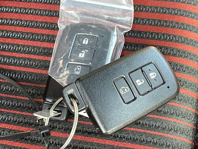 トヨタ ヴォクシー ZS 長野県 2020(令2)年 5.6万km ブラック ４ＷＤ/トヨタセーフティセンス/純正9型ナビフルセグTV/バックカメラ/ETC/パワースライドドア/純正16インチアルミ/前後コーナーセンサー/クルーズコントロール/プッシュスタート/保証書・取説/スペアキー