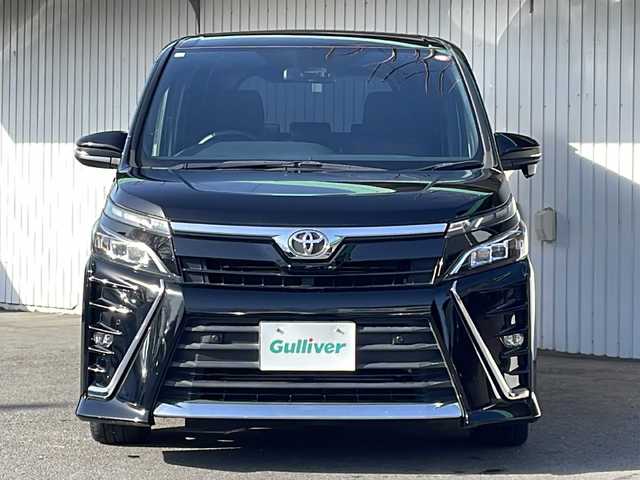 トヨタ ヴォクシー ZS 長野県 2020(令2)年 5.6万km ブラック ４ＷＤ/トヨタセーフティセンス/純正9型ナビフルセグTV/バックカメラ/ETC/パワースライドドア/純正16インチアルミ/前後コーナーセンサー/クルーズコントロール/プッシュスタート/保証書・取説/スペアキー