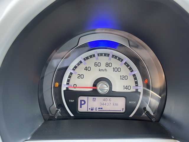 スズキ ハスラー G 道東・釧路十勝 2016(平28)年 3.5万km フェニックスレッドパール/ブルーイッシュブラックパール ４WD/クラリオンオーディオ GCZ215/AM/FM/CD/USB/AUX/衝突軽減ブレーキ/運転席、助手席シートヒーター/アイドリングストップ/グリップコントロール/ヒルディセントコントロール/フォグランプ/オートHIDヘッドライト/スマートキー/横滑り防止装置/新車時保証書/取扱説明書/スペアキー1本（スマートキー）