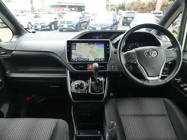 トヨタ ヴォクシー ZS 煌 愛知県 2018(平30)年 3万km ホワイトパールクリスタルシャイン Toyota Safety Sense/・プリクラッシュセーフティ/・レーンディパーチャーアラート/・オートハイビーム/両側パワースライドドア/純正SDナビ/地デジTV/【DVD/CD再生機能　Bluetooth接続】/バックカメラ/ドライブレコーダー/ステアリングスイッチ/ETC（2.0）/LEDヘッドライト/純正16インチアルミホイル/スマートキー