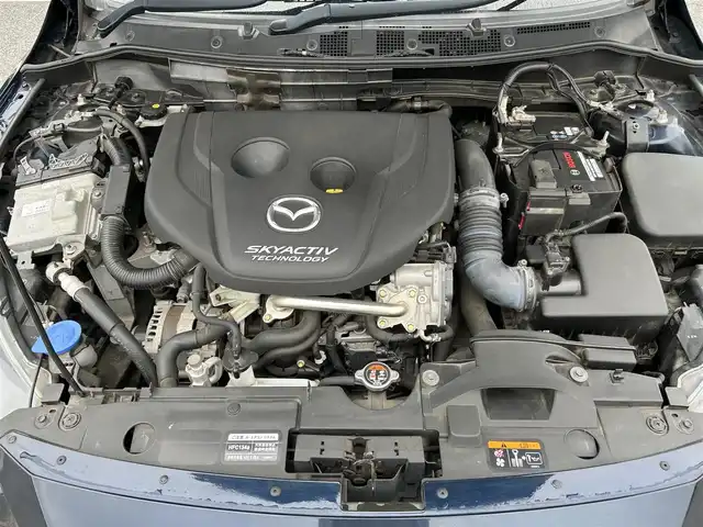 マツダ デミオ XD 滋賀県 2015(平27)年 5.4万km ディープクリスタルブルーマイカ ディーゼル/2WD(FF)/6速MT/7インチ純正ナビ/（FM/AM/CD/DVD/フルセグ/Bluetooth）/ETC/ドライブレコーダー/バックカメラ/プリクラッシュブレーキアシスト	/クルーズコントロール/レーンキープアシスト	/電動格納ミラー/アイドリングストップ/ステアリングスイッチ/オートライト/LEDヘッドライト/フロントフォグ/フルオートエアコン/プッシュスタート/スマートキー/純正フロアマット/ドアバイザー