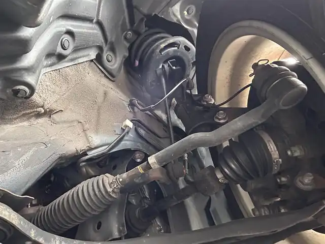 マツダ デミオ XD 滋賀県 2015(平27)年 5.4万km ディープクリスタルブルーマイカ ディーゼル/2WD(FF)/6速MT/7インチ純正ナビ/（FM/AM/CD/DVD/フルセグ/Bluetooth）/ETC/ドライブレコーダー/バックカメラ/プリクラッシュブレーキアシスト	/クルーズコントロール/レーンキープアシスト	/電動格納ミラー/アイドリングストップ/ステアリングスイッチ/オートライト/LEDヘッドライト/フロントフォグ/フルオートエアコン/プッシュスタート/スマートキー/純正フロアマット/ドアバイザー