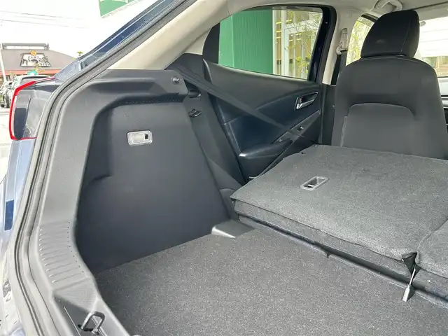 マツダ デミオ XD 滋賀県 2015(平27)年 5.4万km ディープクリスタルブルーマイカ ディーゼル/2WD(FF)/6速MT/7インチ純正ナビ/（FM/AM/CD/DVD/フルセグ/Bluetooth）/ETC/ドライブレコーダー/バックカメラ/プリクラッシュブレーキアシスト	/クルーズコントロール/レーンキープアシスト	/電動格納ミラー/アイドリングストップ/ステアリングスイッチ/オートライト/LEDヘッドライト/フロントフォグ/フルオートエアコン/プッシュスタート/スマートキー/純正フロアマット/ドアバイザー