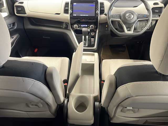 日産 セレナ ハイウェイスター プロパイロットED 静岡県 2016(平28)年 12.4万km アズライトブルー 純正9インチSDナビ（MM516D-L）/フルセグテレビ/Bluetooth/バックカメラ/両側パワースライドドア/ドライブレコーダー/レーンキープアシスト/プロパイロット/純正16inAW/快適パック/インテリキー/プッシュスタート/ETC