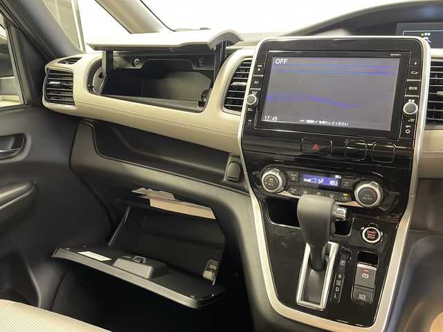 日産 セレナ ハイウェイスター プロパイロットED 静岡県 2016(平28)年 12.4万km アズライトブルー 純正9インチSDナビ（MM516D-L）/フルセグテレビ/Bluetooth/バックカメラ/両側パワースライドドア/ドライブレコーダー/レーンキープアシスト/プロパイロット/純正16inAW/快適パック/インテリキー/プッシュスタート/ETC
