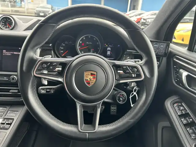 ポルシェ マカン ターボ 滋賀県 2019(令1)年 4.5万km ヴァルカノグレーメタリック ワンオーナー/スポーツクロノパッケージ/カーボンインテリアパッケージ/パノラマサンルーフ/PDLS＋/レザーシート/シートヒーター＆ベンチレーション/OPボディーカラー(ヴァルカノグレーメタリック)/エアサスペンション/BOSEサウンド/360°カメラ/純正ナビ/BT/USB/ETC/前後ドラレコ/ACC/LKA/BSM