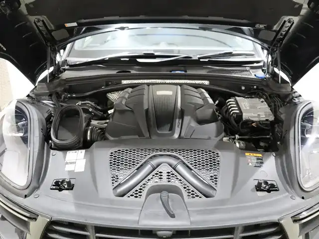 ポルシェ マカン ターボ 静岡県 2019(令1)年 4.5万km ヴァルカノグレーメタリック ワンオーナー/スポーツクロノパッケージ/カーボンインテリアパッケージ/パノラマサンルーフ/PDLS＋/レザーシート/シートヒーター＆ベンチレーション/OPボディーカラー(ヴァルカノグレーメタリック)/エアサスペンション/BOSEサウンド/360°カメラ/純正ナビ/BT/USB/ETC/前後ドラレコ/ACC/LKA/BSM