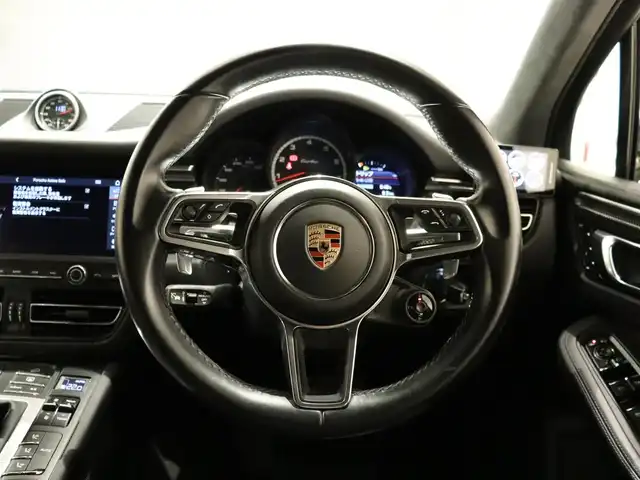 ポルシェ マカン ターボ 静岡県 2019(令1)年 4.5万km ヴァルカノグレーメタリック ワンオーナー/スポーツクロノパッケージ/カーボンインテリアパッケージ/パノラマサンルーフ/PDLS＋/レザーシート/シートヒーター＆ベンチレーション/OPボディーカラー(ヴァルカノグレーメタリック)/エアサスペンション/BOSEサウンド/360°カメラ/純正ナビ/BT/USB/ETC/前後ドラレコ/ACC/LKA/BSM