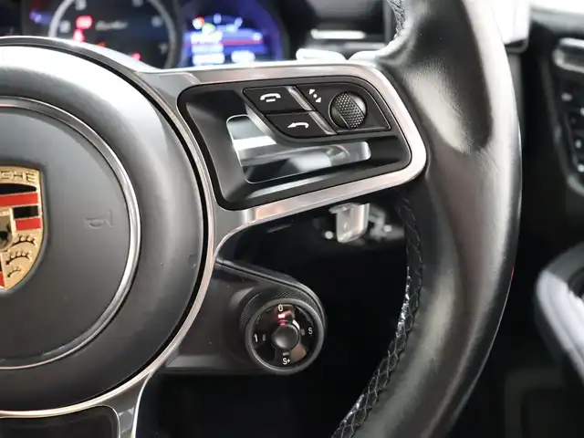 ポルシェ マカン ターボ 静岡県 2019(令1)年 4.5万km ヴァルカノグレーメタリック ワンオーナー/スポーツクロノパッケージ/カーボンインテリアパッケージ/パノラマサンルーフ/PDLS＋/レザーシート/シートヒーター＆ベンチレーション/OPボディーカラー(ヴァルカノグレーメタリック)/エアサスペンション/BOSEサウンド/360°カメラ/純正ナビ/BT/USB/ETC/前後ドラレコ/ACC/LKA/BSM