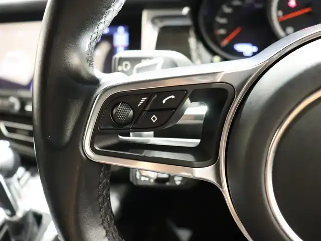 ポルシェ マカン ターボ 静岡県 2019(令1)年 4.5万km ヴァルカノグレーメタリック ワンオーナー/スポーツクロノパッケージ/カーボンインテリアパッケージ/パノラマサンルーフ/PDLS＋/レザーシート/シートヒーター＆ベンチレーション/OPボディーカラー(ヴァルカノグレーメタリック)/エアサスペンション/BOSEサウンド/360°カメラ/純正ナビ/BT/USB/ETC/前後ドラレコ/ACC/LKA/BSM