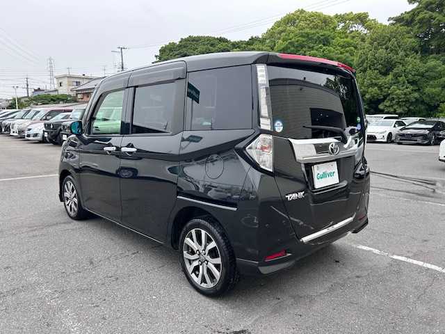 トヨタ タンク カスタムG－T 大阪府 2019(令1)年 6.2万km ブラックマイカメタリック アラウンドビューモニター/純正9型ナビ(BT/CD/フルセグ)/衝突被害軽減システム/レーンキープアシスト/コーナーセンサー/オートライト/オートマチックハイビーム/クルーズコントロール/シートヒーター/純正アルミホイール/社外フロアマット/両側パワースライドドア/アイドリングストップ/ETC2.0/プッシュスタートボタン/スマートキー/LEDヘッドライト