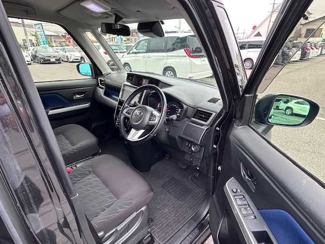 トヨタ タンク カスタムG－T 大阪府 2019(令1)年 6.2万km ブラックマイカメタリック アラウンドビューモニター/純正9型ナビ(BT/CD/フルセグ)/衝突被害軽減システム/レーンキープアシスト/コーナーセンサー/オートライト/オートマチックハイビーム/クルーズコントロール/シートヒーター/純正アルミホイール/社外フロアマット/両側パワースライドドア/アイドリングストップ/ETC2.0/プッシュスタートボタン/スマートキー/LEDヘッドライト