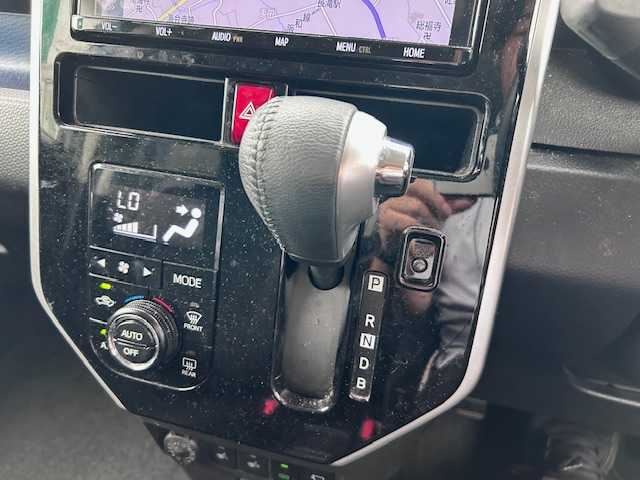 トヨタ タンク カスタムG－T 大阪府 2019(令1)年 6.2万km ブラックマイカメタリック アラウンドビューモニター/純正9型ナビ(BT/CD/フルセグ)/衝突被害軽減システム/レーンキープアシスト/コーナーセンサー/オートライト/オートマチックハイビーム/クルーズコントロール/シートヒーター/純正アルミホイール/社外フロアマット/両側パワースライドドア/アイドリングストップ/ETC2.0/プッシュスタートボタン/スマートキー/LEDヘッドライト