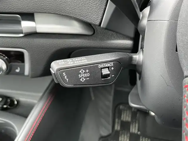 アウディ Ｓ３ 石川県 2017(平29)年 2.8万km 白 黒赤革シート/シートヒーター/マトリクスＬＥＤ/Ｂａｎｇ＆Ｏｌｆｕｓｅｎ/衝突軽減ブレーキ/アダプティブクルーズコントロール/純正ナビ/フルセグ/バックカメラ/クリアランスソナー/バーチャルコックピット/ETC