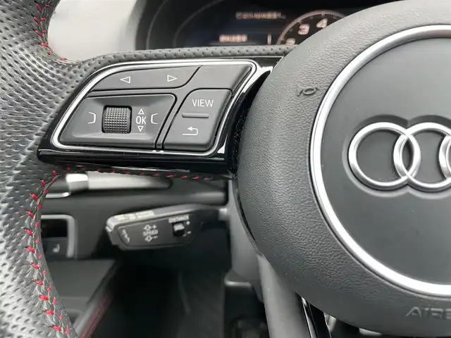 アウディ Ｓ３ 石川県 2017(平29)年 2.8万km 白 黒赤革シート/シートヒーター/マトリクスＬＥＤ/Ｂａｎｇ＆Ｏｌｆｕｓｅｎ/衝突軽減ブレーキ/アダプティブクルーズコントロール/純正ナビ/フルセグ/バックカメラ/クリアランスソナー/バーチャルコックピット/ETC