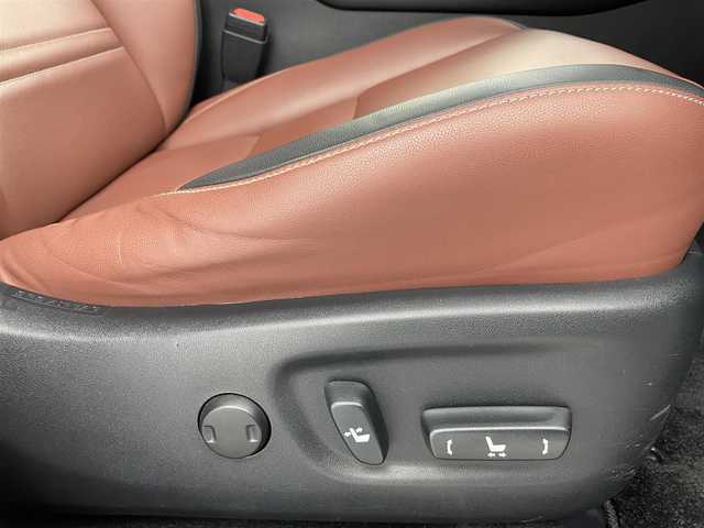 レクサス ＮＸ 200t Iパッケージ 愛知県 2015(平27)年 5.1万km ソニッククォーツ 純正ナビ/　(フルセグ/AM/FM/Bluetooth)/バックカメラ/ガラスルーフ/衝突軽減ブレーキ/レーダークルーズコントロール/社外デジタルインナーミラー/前後ドライブレコーダー/レザーシート/シートヒーター/D席メモリパワーシート/N席パワーシート/ビルトインETC/パドルシフト/ハンドルヒーター/電動パーキング/オートブレーキホールド/デュアルエアコン/LEDヘッドライト/オートライト/スマートキー