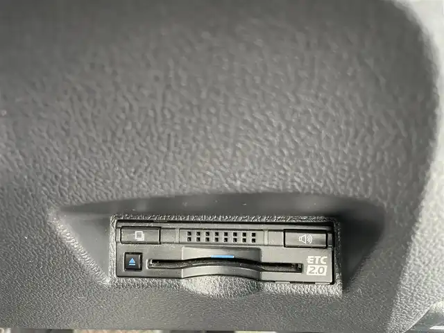 トヨタ プリウス ＰＨＶ A レザーパッケージ 福島県 2017(平29)年 2.1万km シルバーM ワンオーナー/Toyota Safety Sense P/11.6インチT‐Connectナビ/AM/FM/BT/USB/フルセグTV/純正15インチAW(社外AW＋冬タイヤ積込)/黒レザーシート/レーダークルーズコントロール/プリクラッシュセーフティ/ブラインドスポットモニター/バックカメラ/シートヒーター/パワーシート/ステアリングヒーター/ステアリングリモコン/オートハイビーム/LEDヘッドライト/フォグ/リアフォグ/純正ドライブレコーダー/ビルトインETC 2.0/プッシュスタート/ドアバイザー/フロアマット