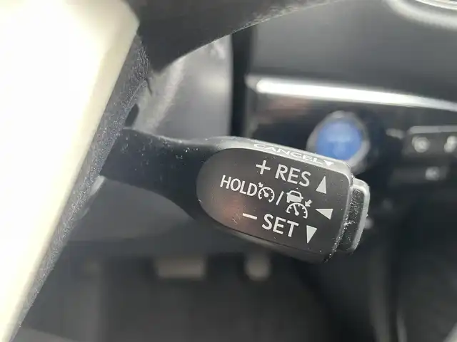 トヨタ プリウス ＰＨＶ A レザーパッケージ 福島県 2017(平29)年 2.1万km シルバーM ワンオーナー/Toyota Safety Sense P/11.6インチT‐Connectナビ/AM/FM/BT/USB/フルセグTV/純正15インチAW(社外AW＋冬タイヤ積込)/黒レザーシート/レーダークルーズコントロール/プリクラッシュセーフティ/ブラインドスポットモニター/バックカメラ/シートヒーター/パワーシート/ステアリングヒーター/ステアリングリモコン/オートハイビーム/LEDヘッドライト/フォグ/リアフォグ/純正ドライブレコーダー/ビルトインETC 2.0/プッシュスタート/ドアバイザー/フロアマット