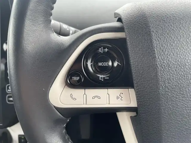 トヨタ プリウス ＰＨＶ A レザーパッケージ 福島県 2017(平29)年 2.1万km シルバーM ワンオーナー/Toyota Safety Sense P/11.6インチT‐Connectナビ/AM/FM/BT/USB/フルセグTV/純正15インチAW(社外AW＋冬タイヤ積込)/黒レザーシート/レーダークルーズコントロール/プリクラッシュセーフティ/ブラインドスポットモニター/バックカメラ/シートヒーター/パワーシート/ステアリングヒーター/ステアリングリモコン/オートハイビーム/LEDヘッドライト/フォグ/リアフォグ/純正ドライブレコーダー/ビルトインETC 2.0/プッシュスタート/ドアバイザー/フロアマット