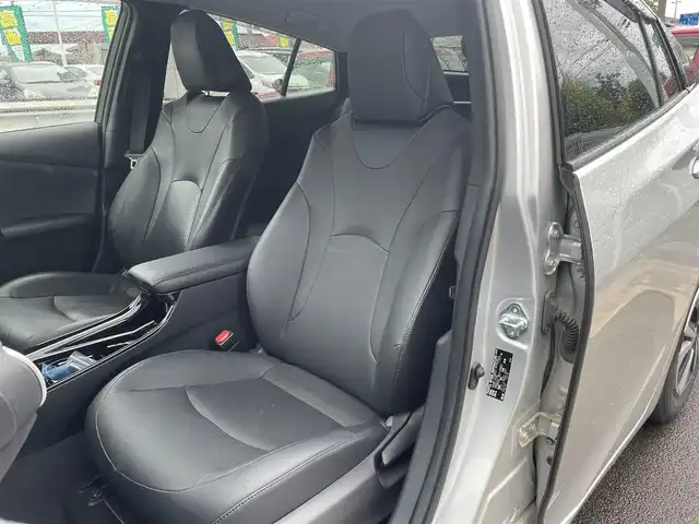 トヨタ プリウス ＰＨＶ A レザーパッケージ 福島県 2017(平29)年 2.1万km シルバーM ワンオーナー/Toyota Safety Sense P/11.6インチT‐Connectナビ/AM/FM/BT/USB/フルセグTV/純正15インチAW(社外AW＋冬タイヤ積込)/黒レザーシート/レーダークルーズコントロール/プリクラッシュセーフティ/ブラインドスポットモニター/バックカメラ/シートヒーター/パワーシート/ステアリングヒーター/ステアリングリモコン/オートハイビーム/LEDヘッドライト/フォグ/リアフォグ/純正ドライブレコーダー/ビルトインETC 2.0/プッシュスタート/ドアバイザー/フロアマット
