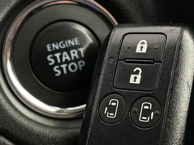 スズキ ソリオ HV MZ 新潟県 2021(令3)年 2.1万km ピュアホワイトP スズキセーフティサポート/禁煙車/ワンオーナー/純正9インチメモリナビ/　　CD/DVD/AM/FM/BT/フルセグ//　　applecarplay/androidauto/アラウンドビューモニター/両側パワースライドドア/アダプティブクルーズコントロール/LEDオートライト/前席シートヒーター/純正15インチアルミホイール付/ステアリングスイッチ/サーキュレーター/アイドリングストップ/ヘッドアップディスプレイ/USBポート/社外ドライブレコーダー/後席パーソナルテーブル/後席ロールサンシェード/スペアキー/スマートキー/ETC