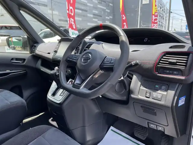 日産 セレナ ニスモ 千葉県 2018(平30)年 5万km ブリリアントホワイトパール エマージェンシーブレーキ/プロパイロット/アラウンドビューモニター/純正9インチSDナビ【MM517D-L】/・CD/DVD/Blu-ray/MSV/Bluetooth/フルセグ/純正フリップダウンモニター/インテリジェントルームミラー/パーキングアシスト/両後ハンズフリーオートスライドドア/前席シートヒーター/レーンキープアシスト/標識認識機能/インテリジェントキー/前後コーナーセンサー/純正LEDヘッドライト/純正17インチアルミホイール/純正ドライブレコーダー/ETC/本革巻ステアリング/サイド＆カーテンエアバッグ