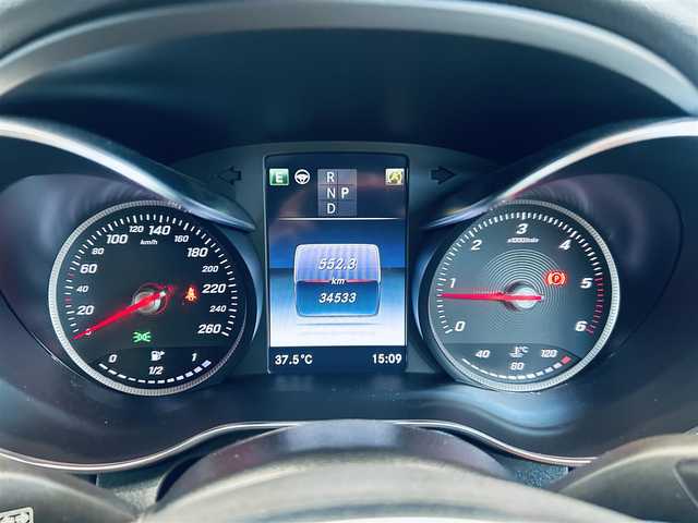 メルセデス・ベンツ Ｃ２２０ｄ ワゴン ローレウスエディション 大阪府 2018(平30)年 3.5万km オブシディアンブラック レーダーセーフティ/サンルーフ/黒革/メモリ付きパワーシート/シートヒーター/純正ナビ/TV/バックカメラ/ACC/純正18インチAW/LEDヘッドライト/ブラインドスポット/電動リアゲート