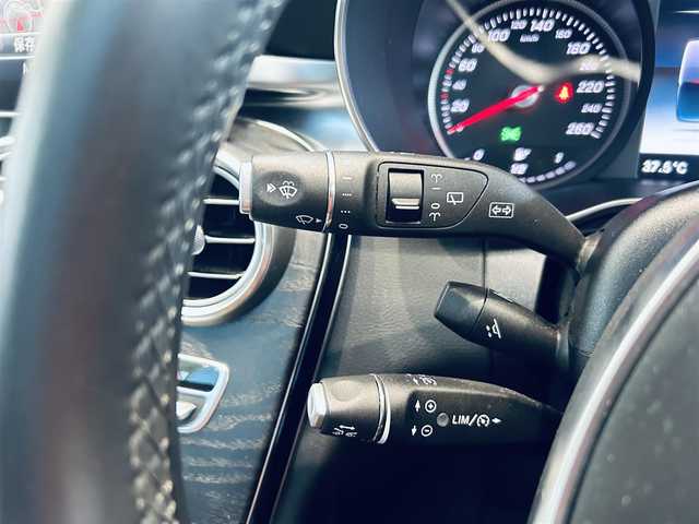 メルセデス・ベンツ Ｃ２２０ｄ ワゴン ローレウスエディション 大阪府 2018(平30)年 3.5万km オブシディアンブラック レーダーセーフティ/サンルーフ/黒革/メモリ付きパワーシート/シートヒーター/純正ナビ/TV/バックカメラ/ACC/純正18インチAW/LEDヘッドライト/ブラインドスポット/電動リアゲート