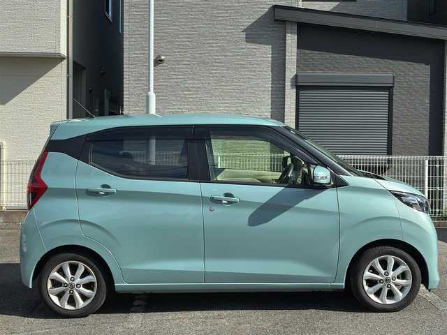 日産 デイズ X 愛知県 2020(令2)年 5.5万km ソーダブルーM /禁煙車//純正メモリーナビ(MM319D-L)//フルセグTV//インテリジェントアラウンドビューモニター//バック・サイド・フロントカメラ//ETC//ディスプレイ付きルームミラー//インテリジェントエマージェンシーブレーキ//レーンディパーチャーウォーニング//踏み間違い防止アシスト//車線逸脱防止//ふらつき警報//衝突予測警報//標識検知機能//先行車発進お知らせ//フロント&バックソナー//ハロゲンヘッドライト//オートライト//ヒルスタートアシスト//純正フロアマット//純正ドアバイザー//プッシュスタート//電動格納ミラーウィンカー//横滑り防止装置//新車保証書/取扱説明書//スペアキー