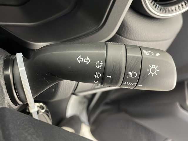 トヨタ ランドクルーザー ２５０ VX 長野県 2024(令6)年 1.1万km プラチナホワイトパールマイカ ワンオーナー/禁煙車/純正12.3インチナビ/（AM／FM／Bluetooth／フルセグTV／USB／HDMI）/全方位カメラ/寒冷地仕様/・リヤフォグランプ/・ミリ波ヒーター/・ヘッドライトウォッシャー/・リヤヒーターダクト/デジタルインナーミラー/ムーンルーフ/トヨタセーフティセンス/・プリクラッシュセーフティ/・レーンディパーチャーアラート/・レーダークルーズコントロール/・オートマチックハイビーム/・ロードサインアシスト/・緊急時操舵支援/クリアランスソナー/ブラインドスポットモニター/ETC2.0/レザーシート/シートヒーター/シートベンチレーション/ステアリングヒーター/パワーシート/パワーバックドア/ルーフレール/純正18インチアルミホイール/スマートキー/スペアキー有/プッシュスタート/純正フロアマット/LEDヘッドライト/フロントフォグランプ/横滑り防止装置/センターデフロック